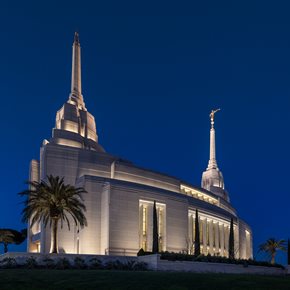 PLATEA-PRO-PROIETTORE-406X276MM_INSPIRATION_TEMPIO-ROMA_DSC1830-COPIA_E