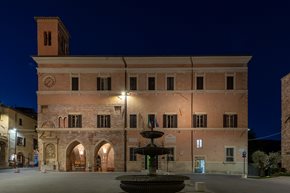 PLATEA-PRO-A-PARETE-406X276MM_INSPIRATION_SPELLO_DSC8401_RIT
