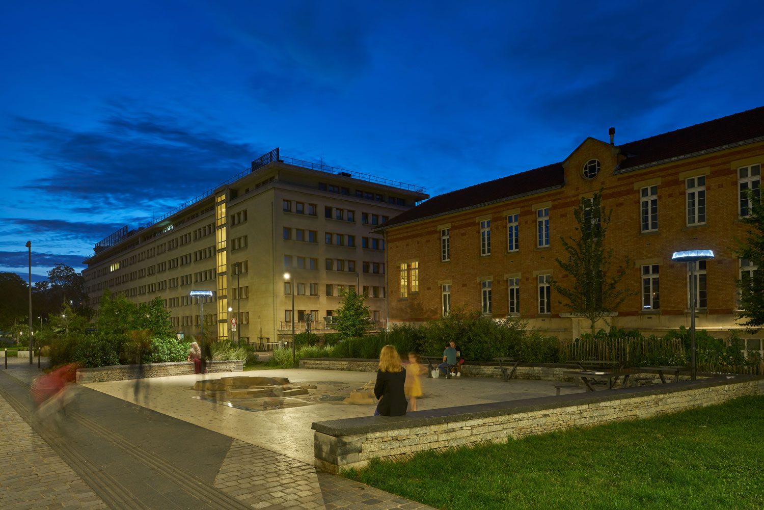 08_LA-PASSEGGIATA-JANE-E-PAULETTE-NARDAL