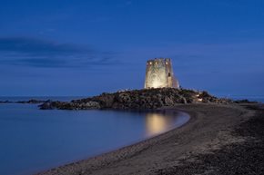 V_PLATEA-PRO-PROIETTORE-296X214_INSPIRATION_©STUDIOVETROBLU_TORRE-DI-BARI_05__IMG9600