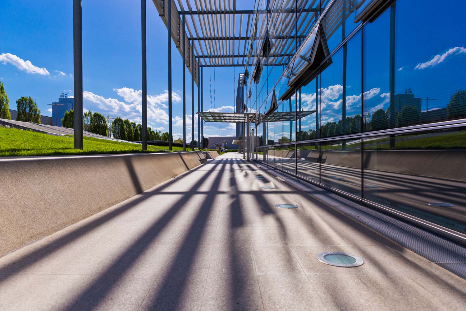 Coronavirus: iGuzzini pushes forward, fully protecting people's health