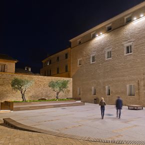 PLATEA-PRO-A-PARETE-406X276MM_INSPIRATION_ORG_685035__11A7479E