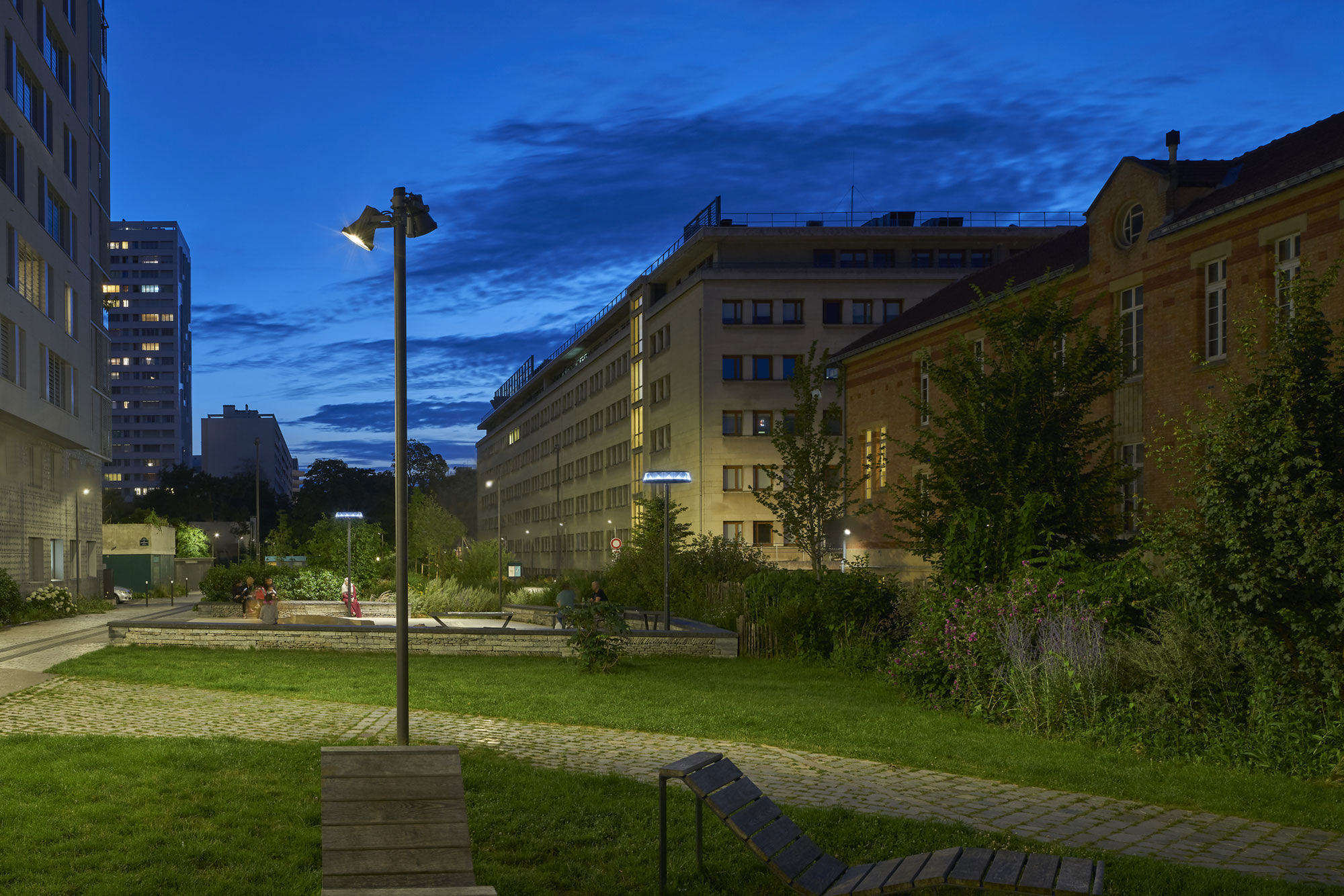 01_LA-PASSEGGIATA-JANE-E-PAULETTE-NARDAL