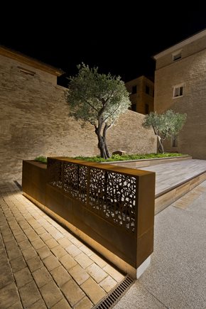 UNDERSCORE-INOUT_INSPIRATION_ORG_685166__11A7544E