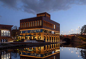 The Canal Turn - Island Quarter