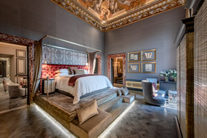 Holy Deer San Lorenzo Lodge