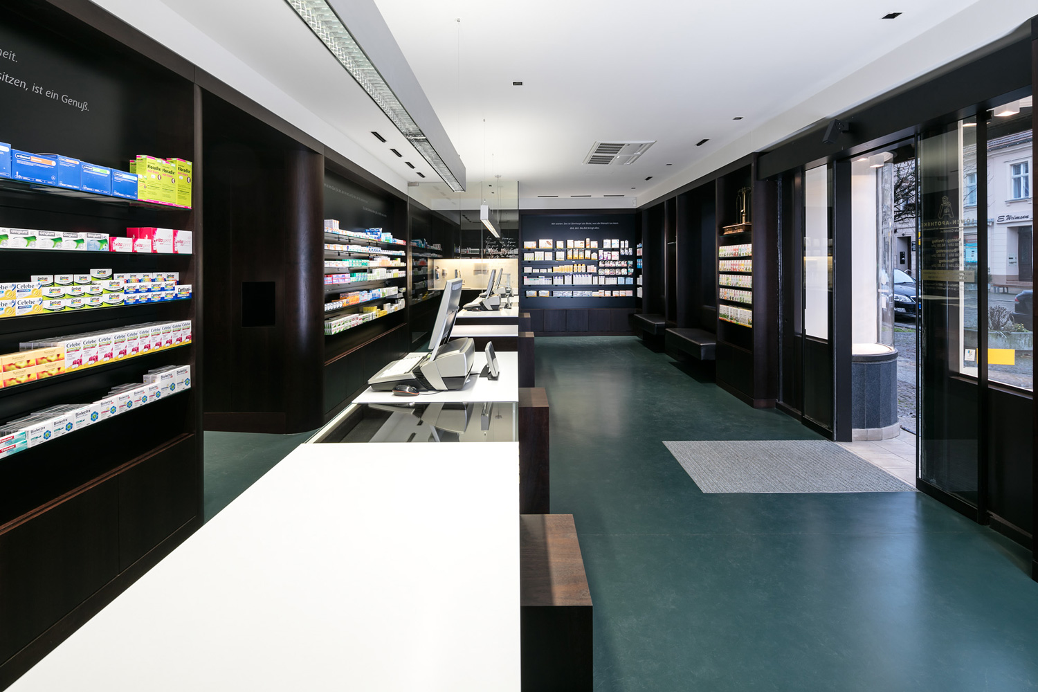 LOWEN-APOTHEKE-04