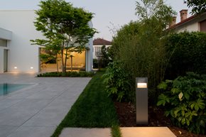 WALKY-BOLLARD-SQUARE-APPLICATION-POOL